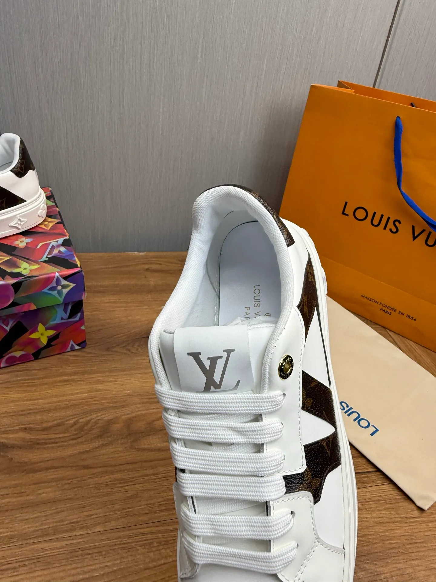 Men's shoes 💰520💰 LOUIS VUITTON [Luden Yiwei] The new trendy Lv is on the market 🎁, casual and fashionable men's shoes 👟 The upper is made of imported silk cowhide + cowhide mesh lining, the original wear-resistant rubber outsole, the version is simple and elegant, exclusive for trendy men. 38-44
